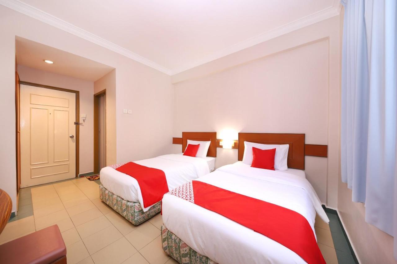 Oyo 764 Hotel Famous Inn Malacca Esterno foto