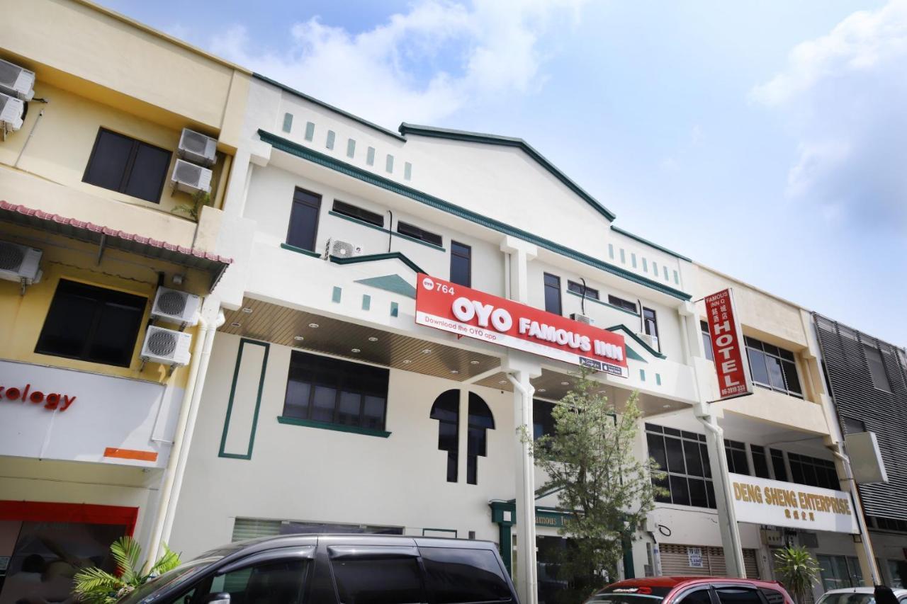 Oyo 764 Hotel Famous Inn Malacca Esterno foto