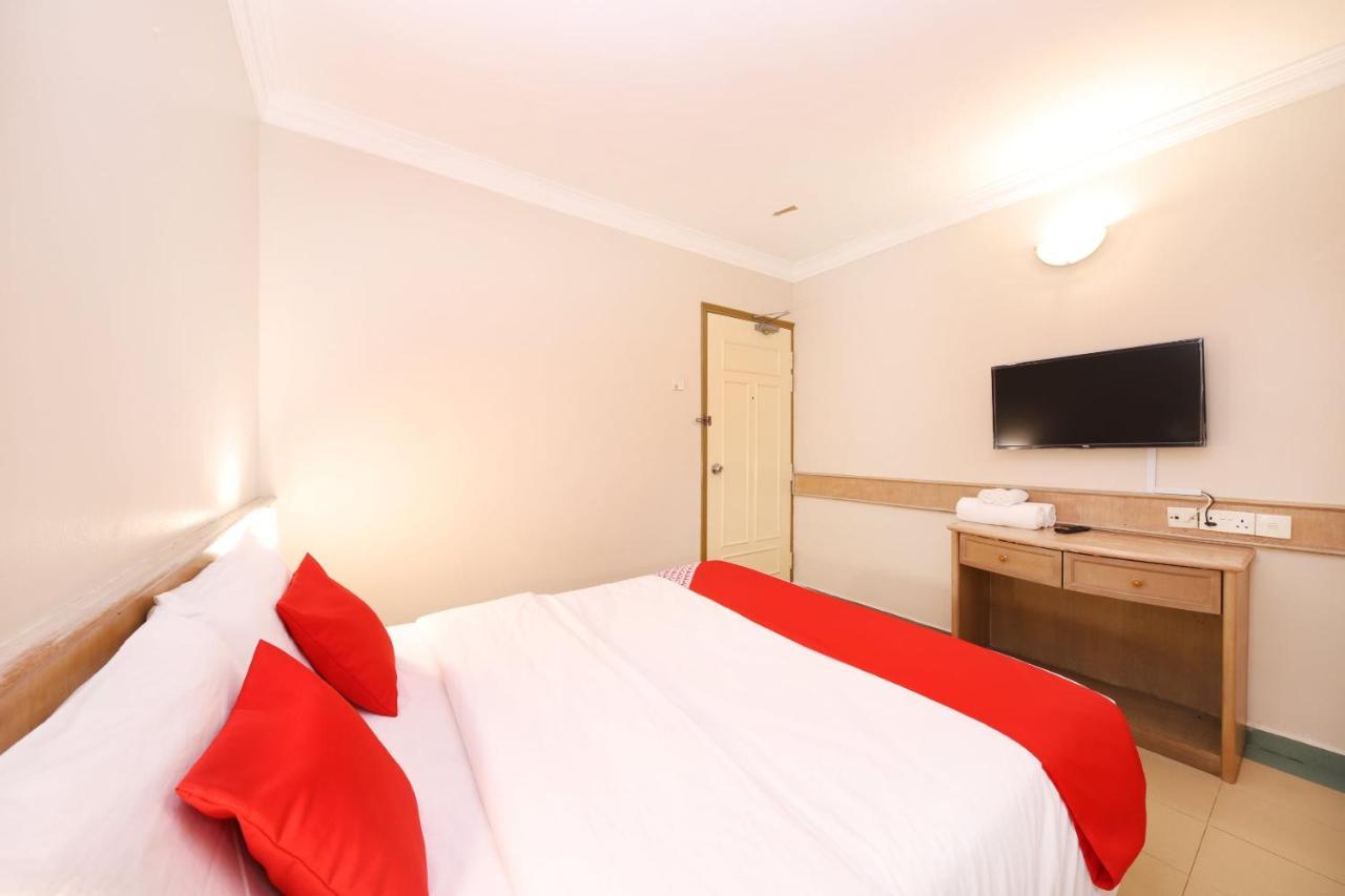 Oyo 764 Hotel Famous Inn Malacca Esterno foto