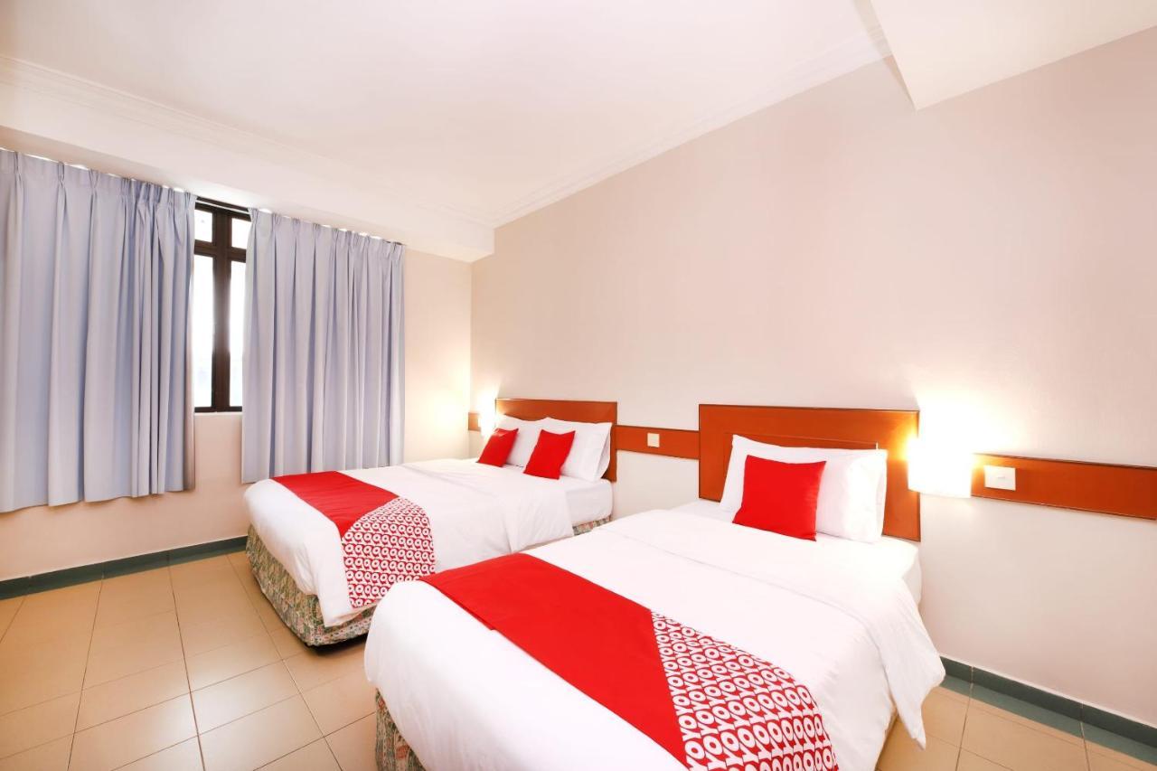 Oyo 764 Hotel Famous Inn Malacca Esterno foto