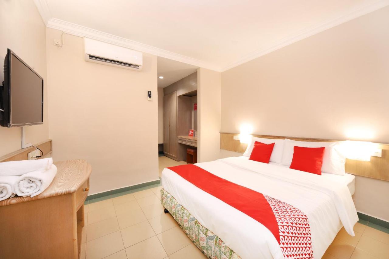 Oyo 764 Hotel Famous Inn Malacca Esterno foto