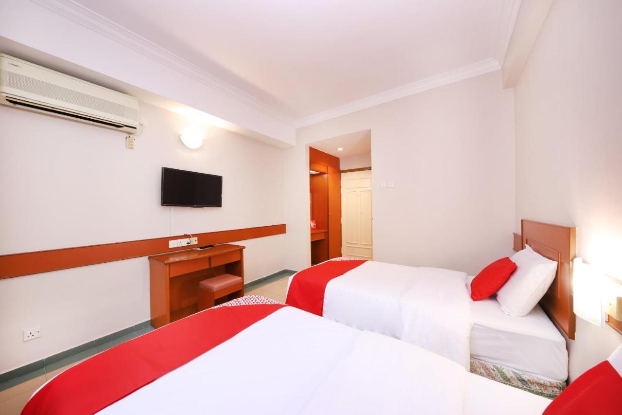 Oyo 764 Hotel Famous Inn Malacca Esterno foto