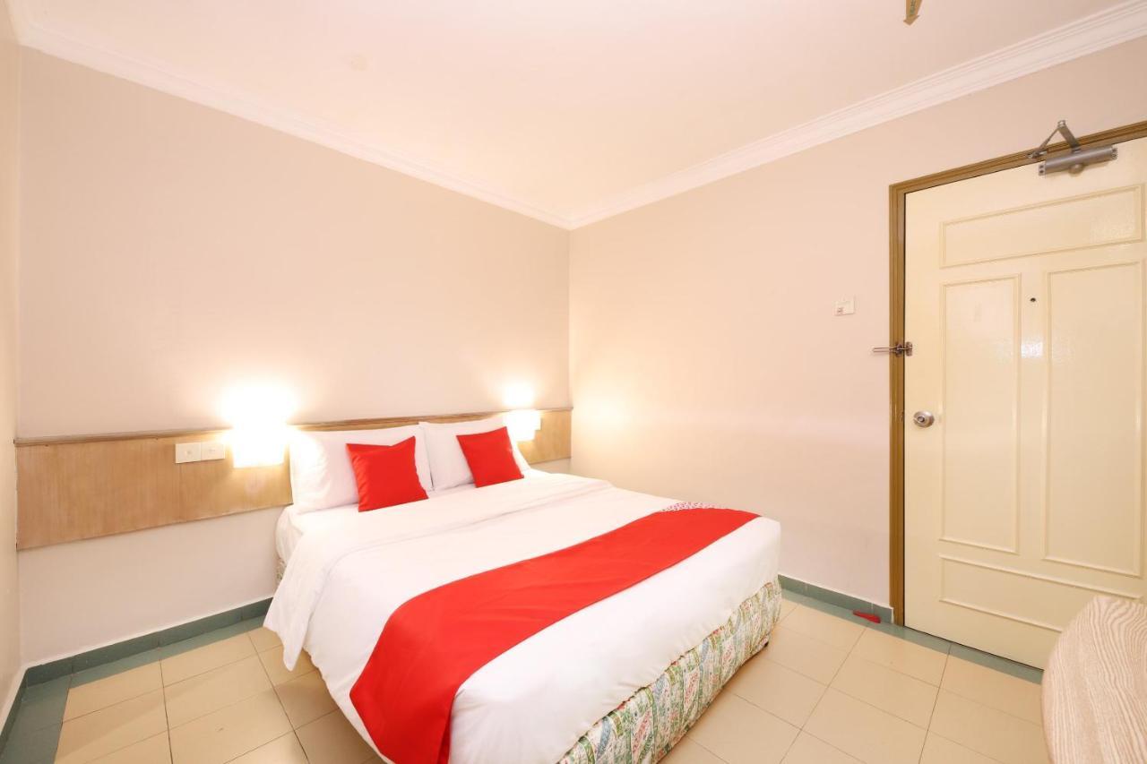 Oyo 764 Hotel Famous Inn Malacca Esterno foto