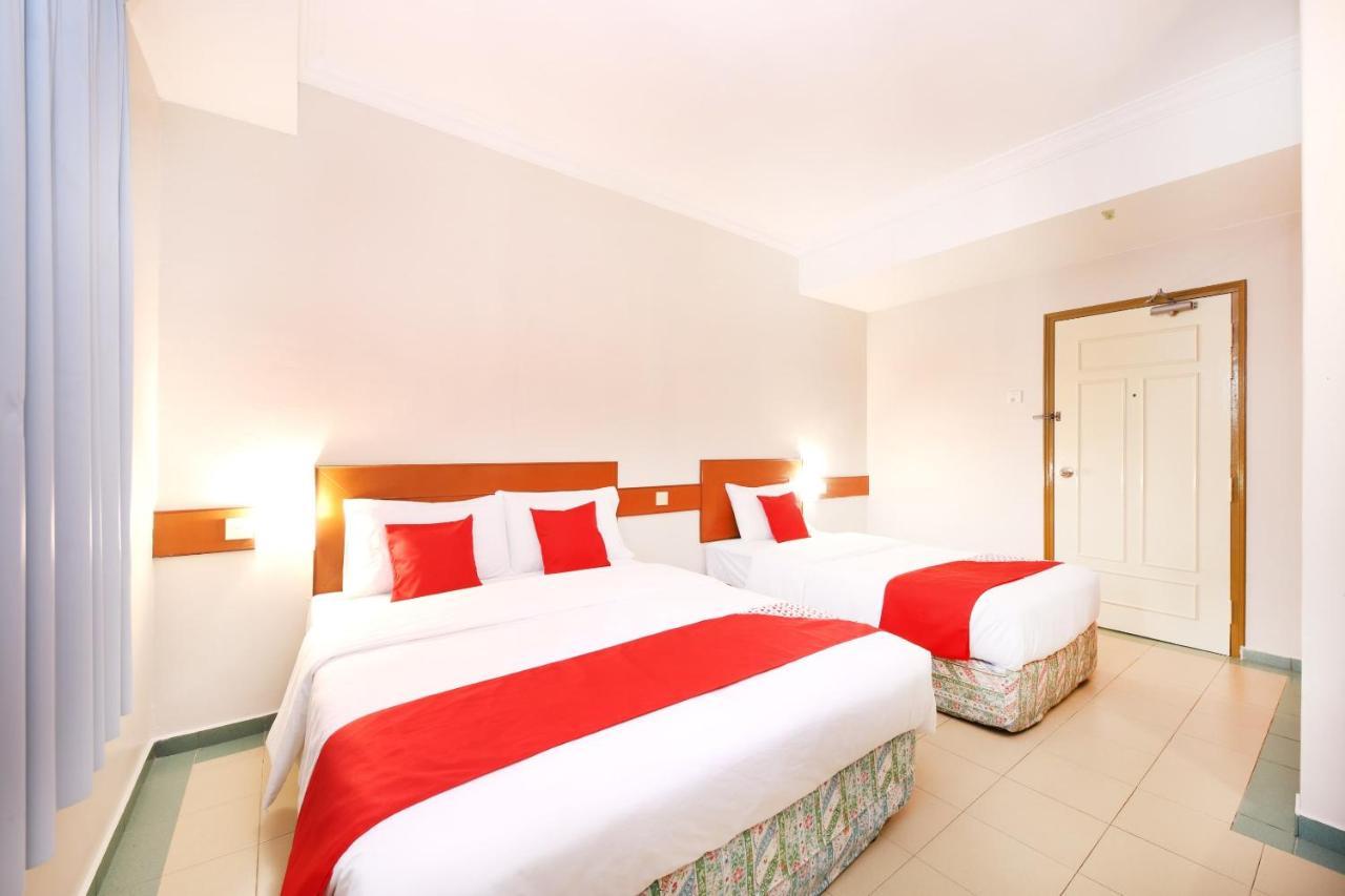 Oyo 764 Hotel Famous Inn Malacca Esterno foto