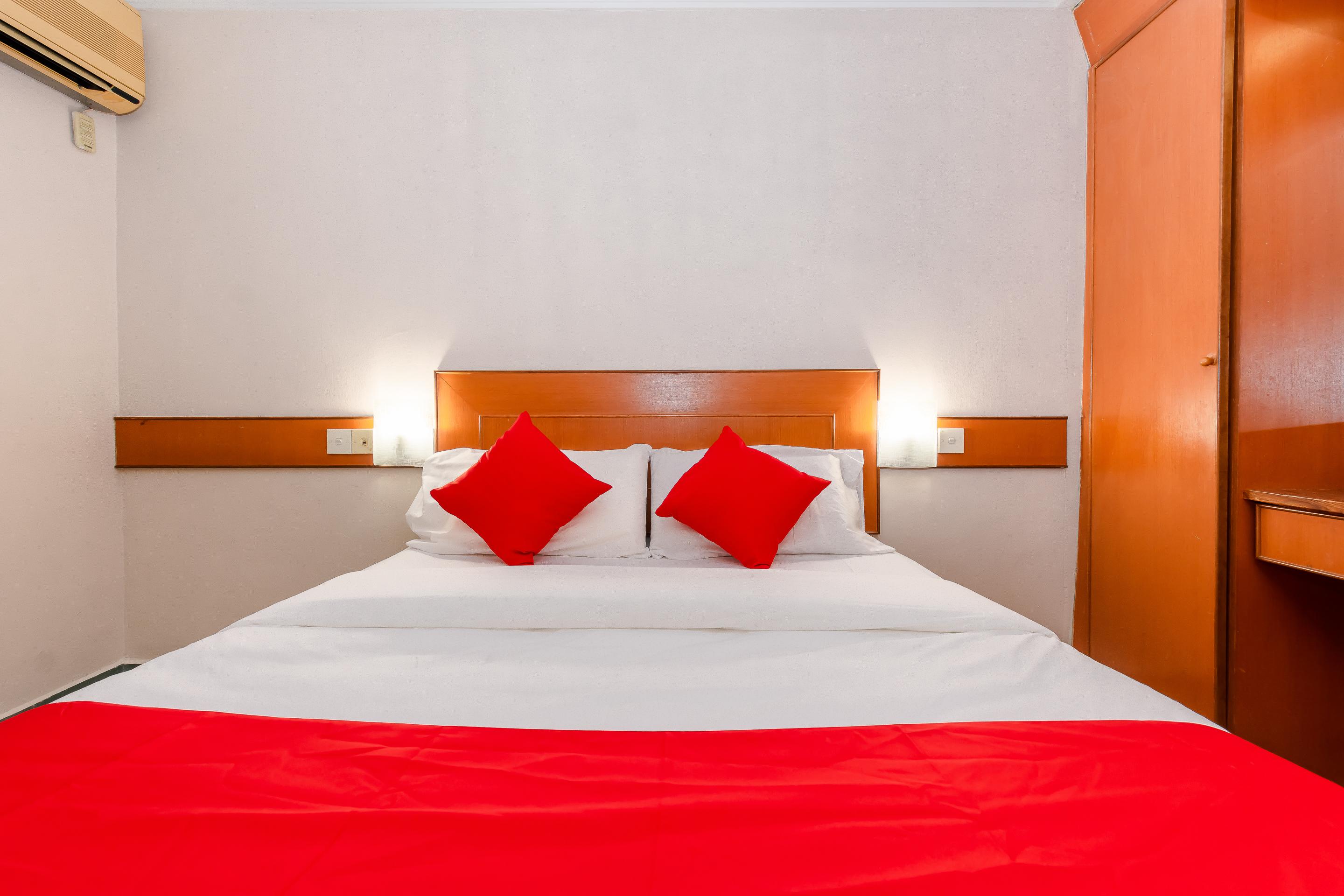 Oyo 764 Hotel Famous Inn Malacca Esterno foto