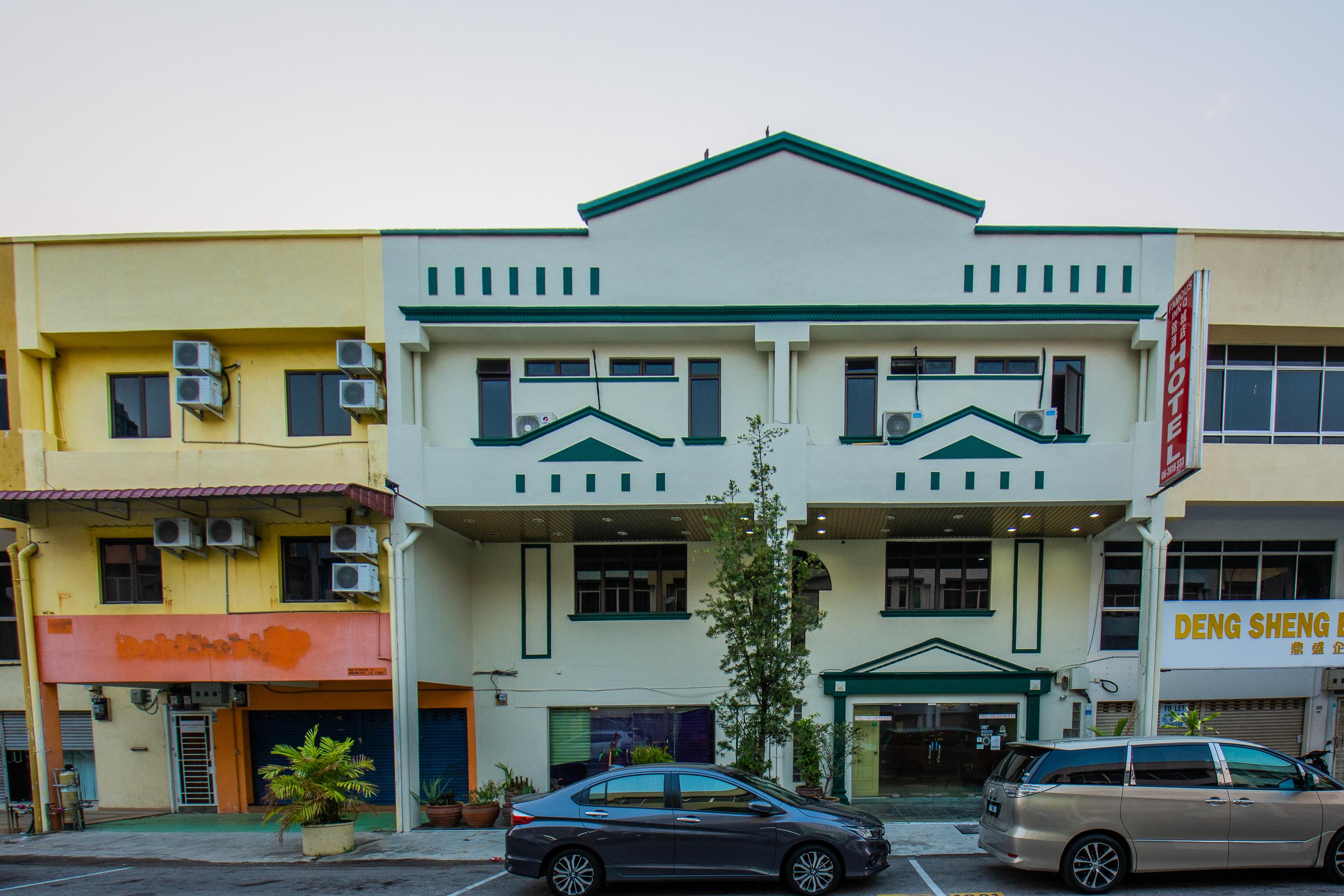 Oyo 764 Hotel Famous Inn Malacca Esterno foto