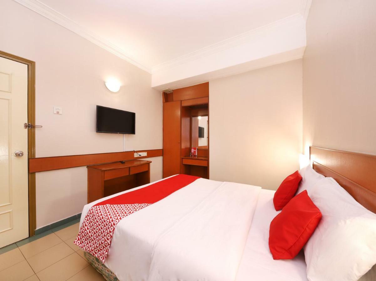 Oyo 764 Hotel Famous Inn Malacca Esterno foto