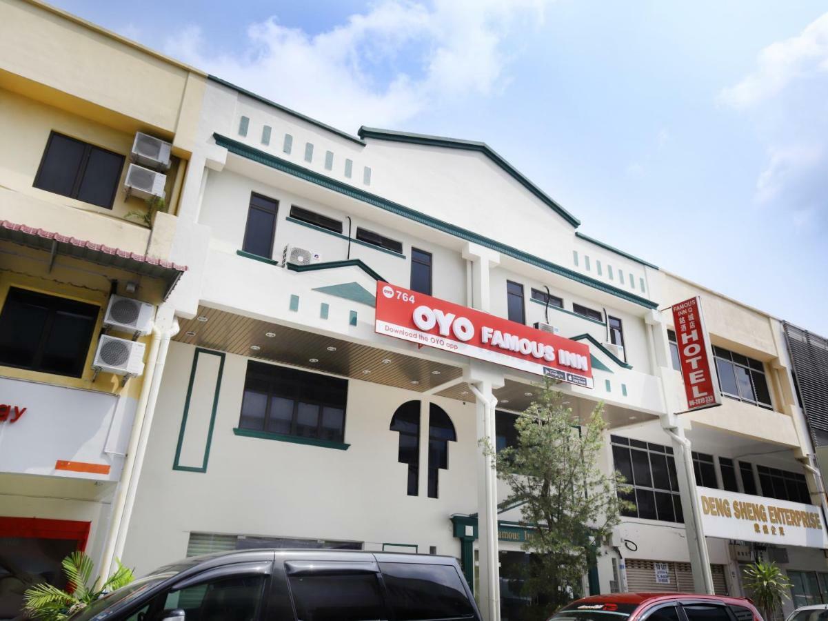 Oyo 764 Hotel Famous Inn Malacca Esterno foto