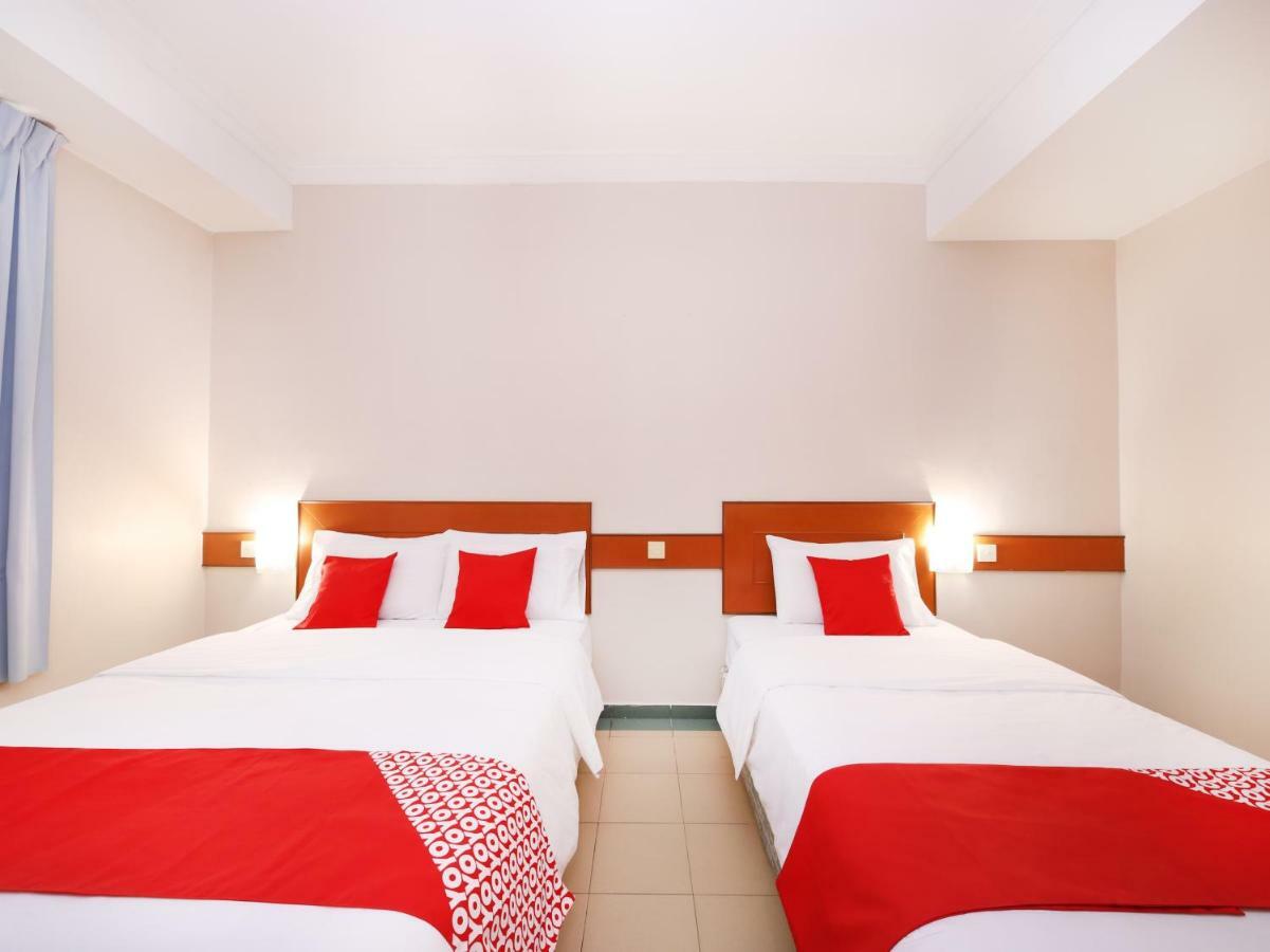 Oyo 764 Hotel Famous Inn Malacca Esterno foto