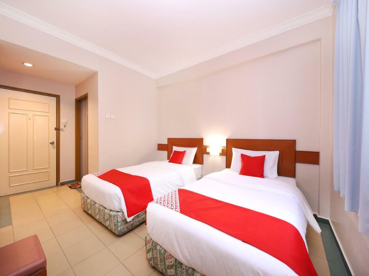Oyo 764 Hotel Famous Inn Malacca Esterno foto