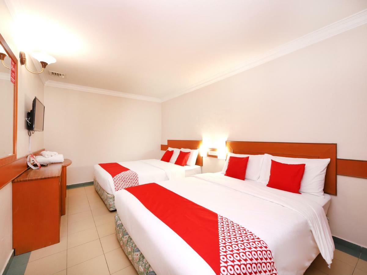 Oyo 764 Hotel Famous Inn Malacca Esterno foto