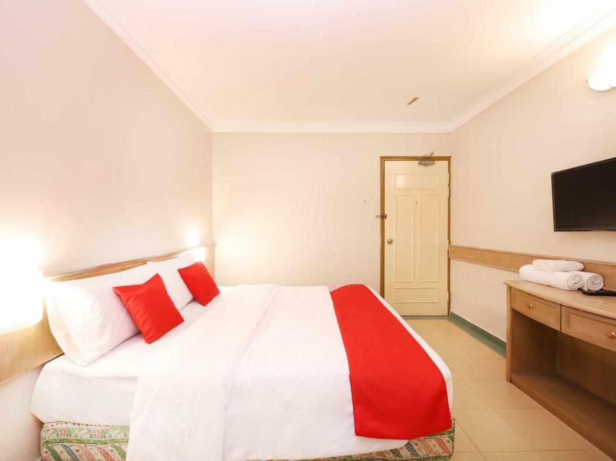 Oyo 764 Hotel Famous Inn Malacca Esterno foto