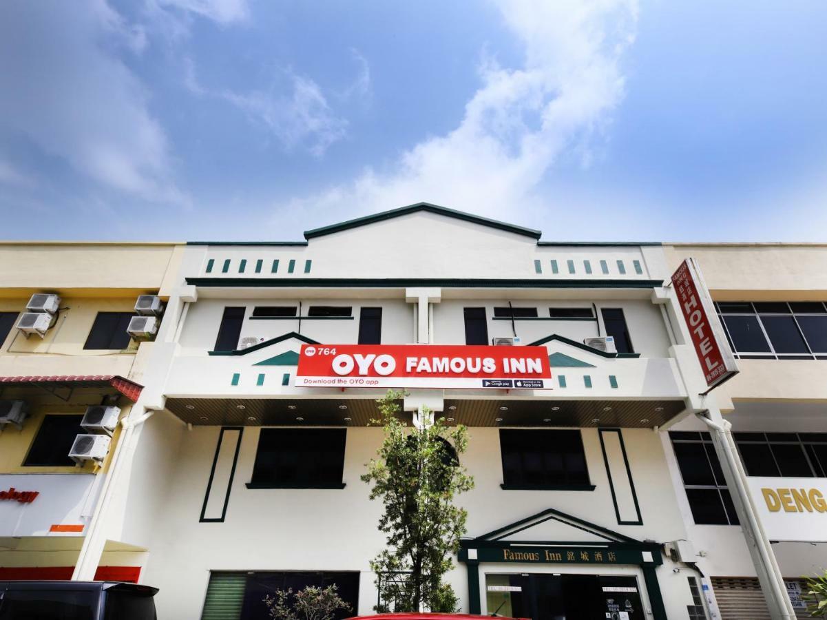Oyo 764 Hotel Famous Inn Malacca Esterno foto